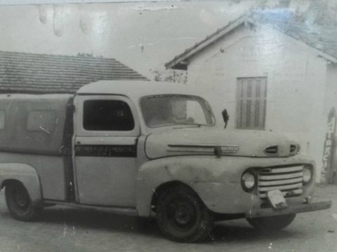 Primeira picape da prefeitura (década de 1950)