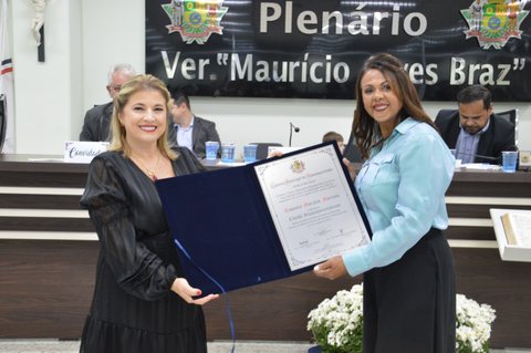 Professora Rosania Morales Morroni recebeu o Título de Cidadão Itaquaquecetubense em 2022. A homenagem foi uma iniciativa da vereadora Adriana do Hospital e do vereador Celso Reis.