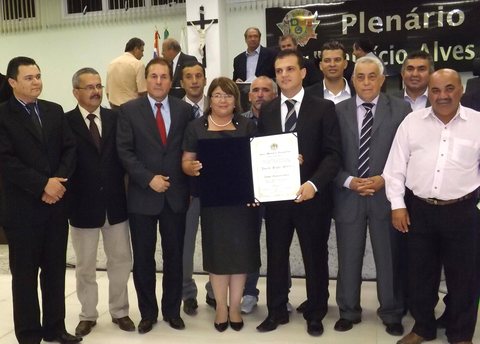 Delegado Eduardo Boigues recebeu Título de Cidadão Itaquaquecetubense em 2013. A homenagem foi uma iniciativa da vereadora Cidinha da Assistência Social.